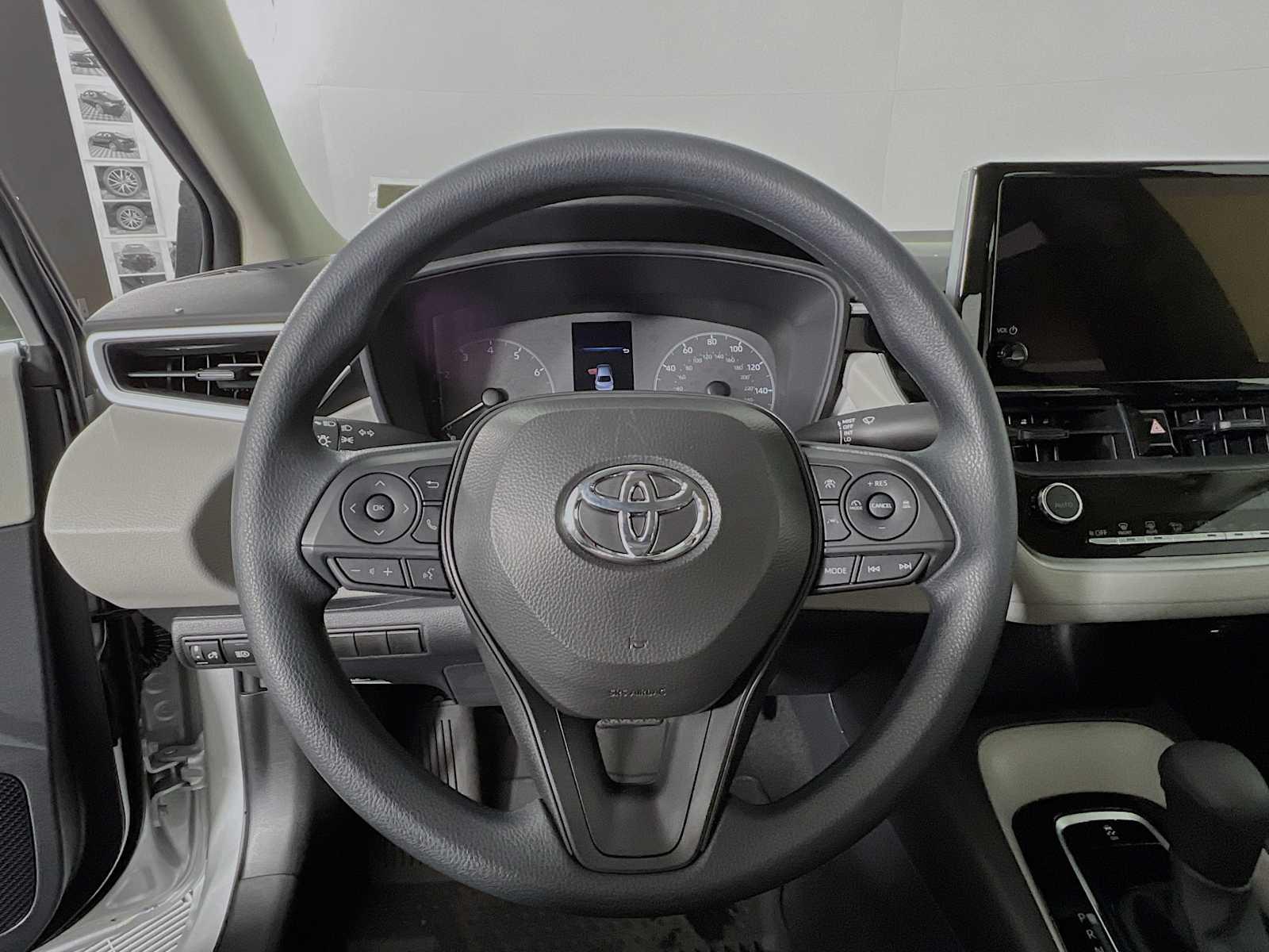 2024 Toyota Corolla LE - Photo 7