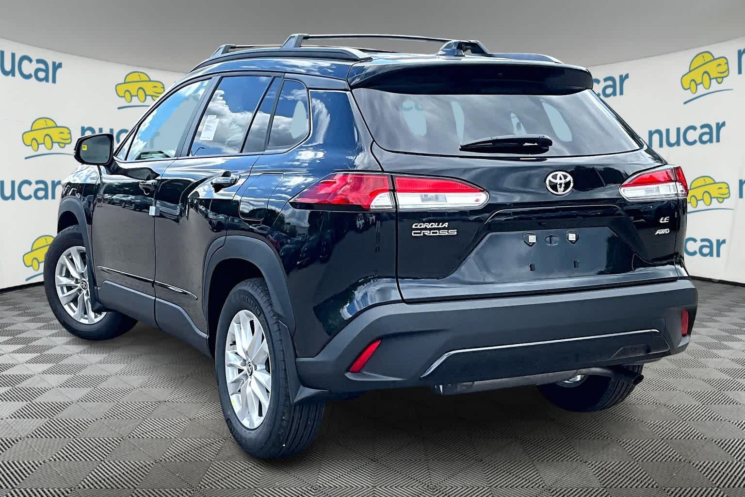 2024 Toyota Corolla Cross LE - Photo 4