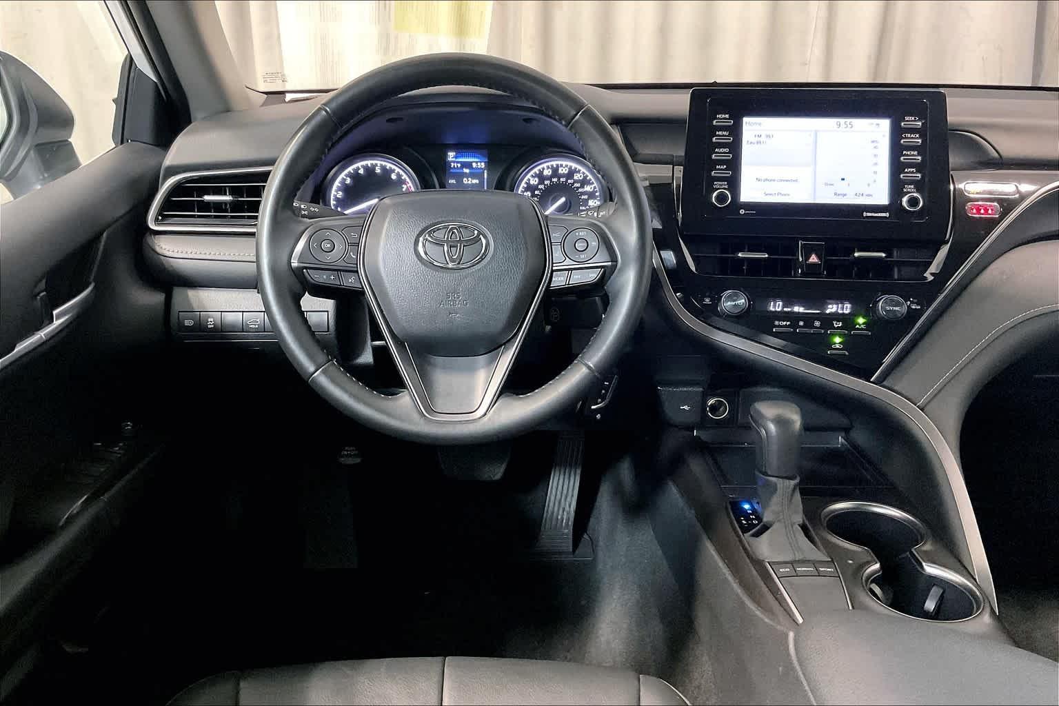 2024 Toyota Camry SE - Photo 17