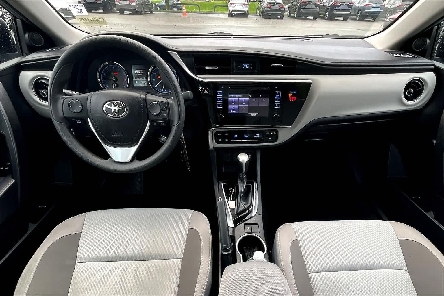 2019 Toyota Corolla LE - Photo 21