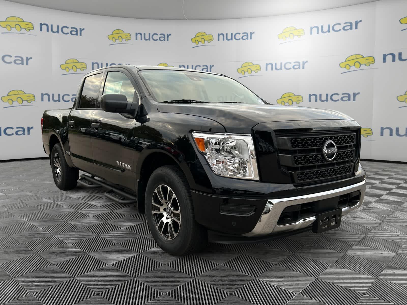 2024 Nissan Titan SV 4x4 Crew Cab - Photo 1