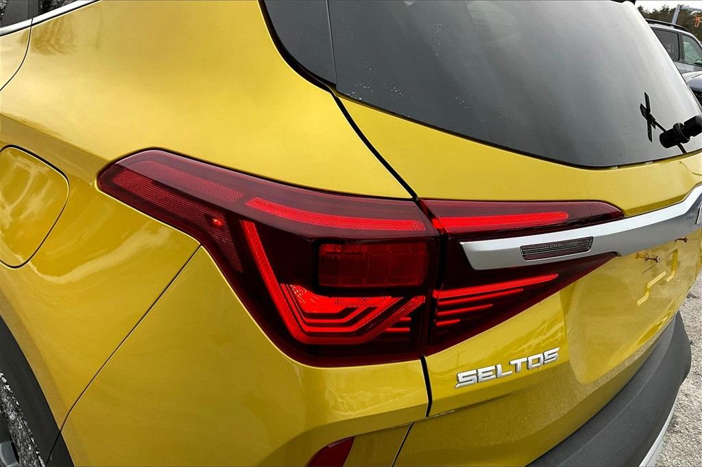 2022 Kia Seltos S - Photo 30