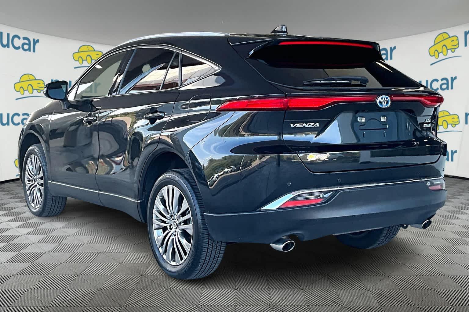 2021 Toyota Venza XLE - Photo 4