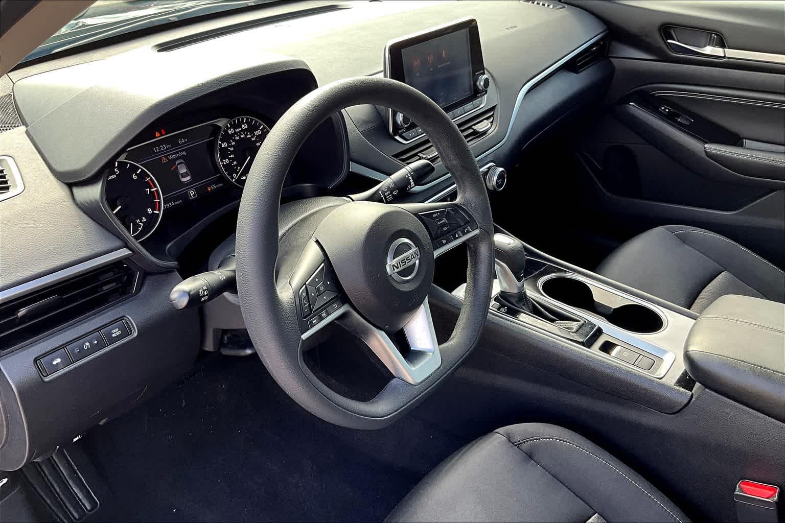 2021 Nissan Altima 2.5 SV - Photo 8