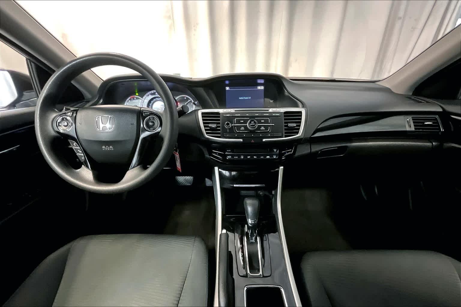 2017 Honda Accord LX - Photo 21