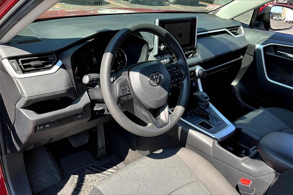 2023 Toyota RAV4 XLE - Photo 8