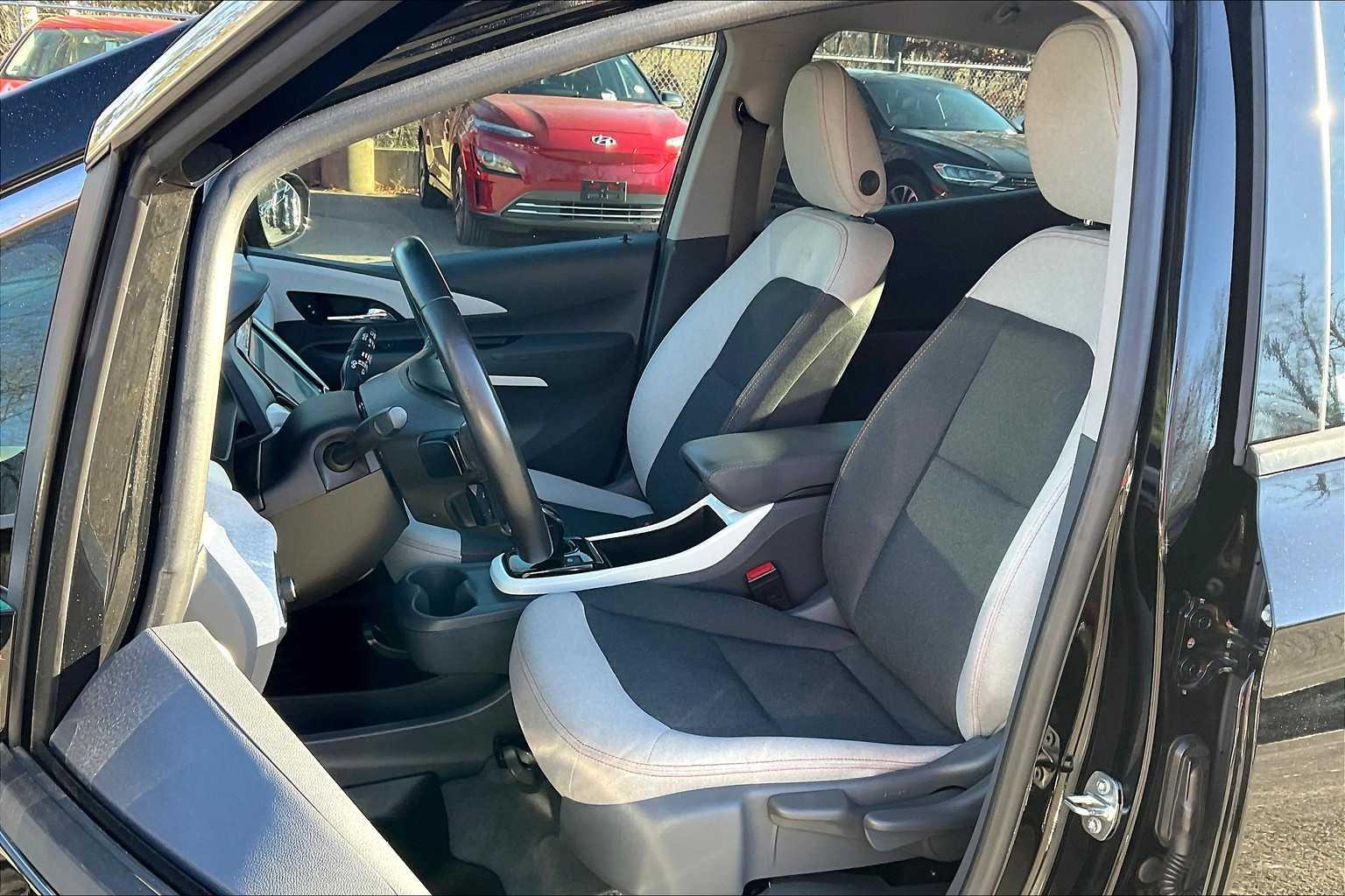 2021 Chevrolet Bolt EV LT - Photo 9