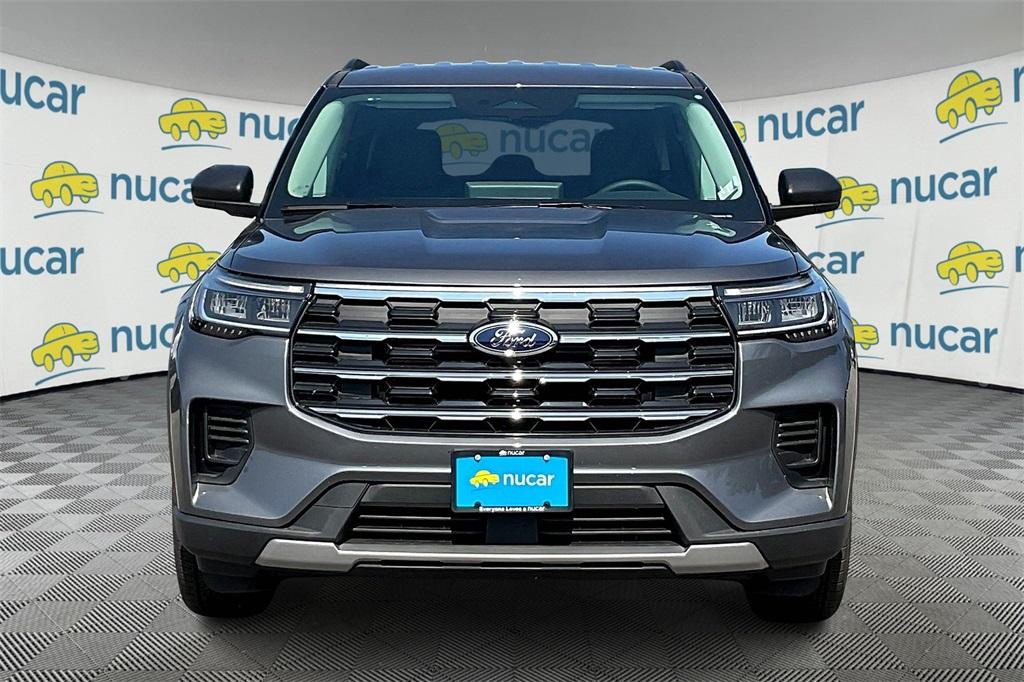 2025 Ford Explorer Active - Photo 2