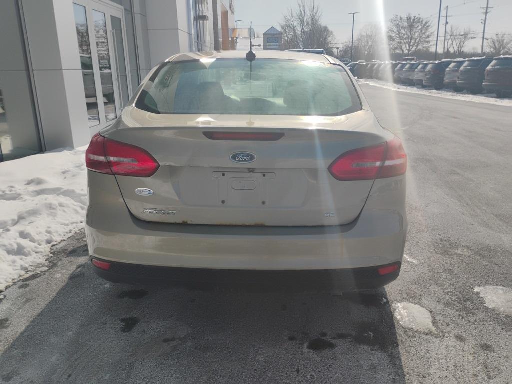 2015 Ford Focus SE - Photo 3