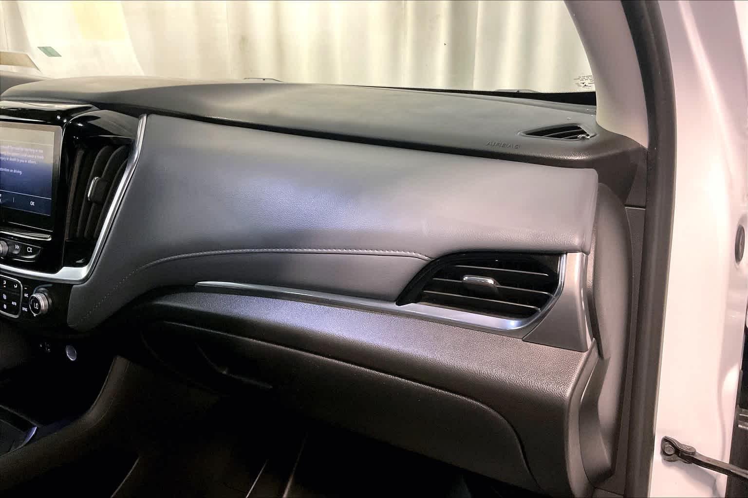 2021 Chevrolet Traverse LT Leather - Photo 13