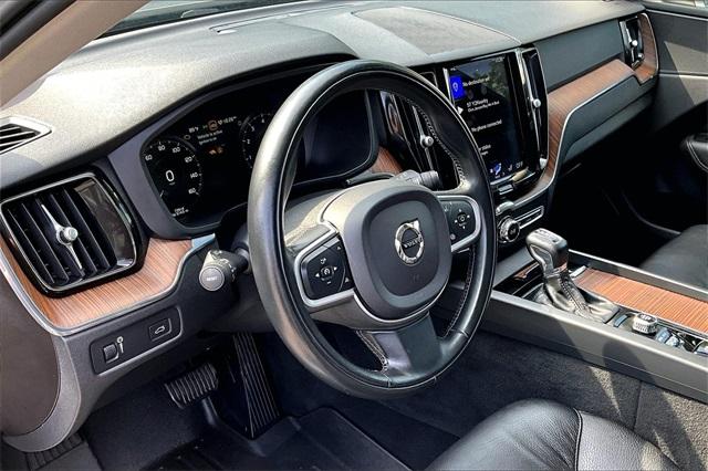 2021 Volvo XC60 T5 Momentum - Photo 13